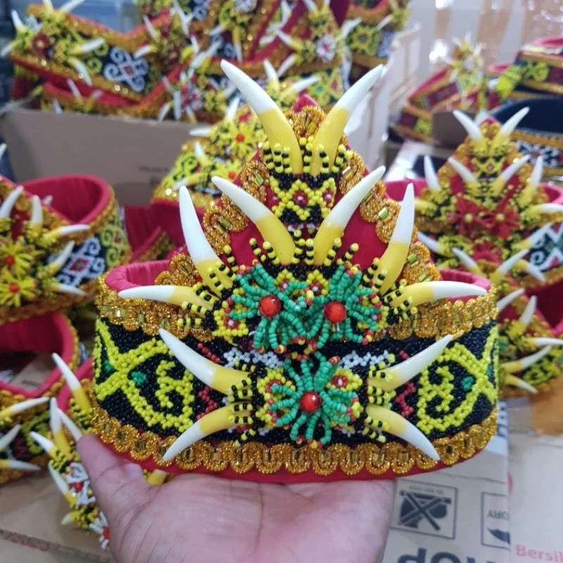 Mahkota Taring Dayak